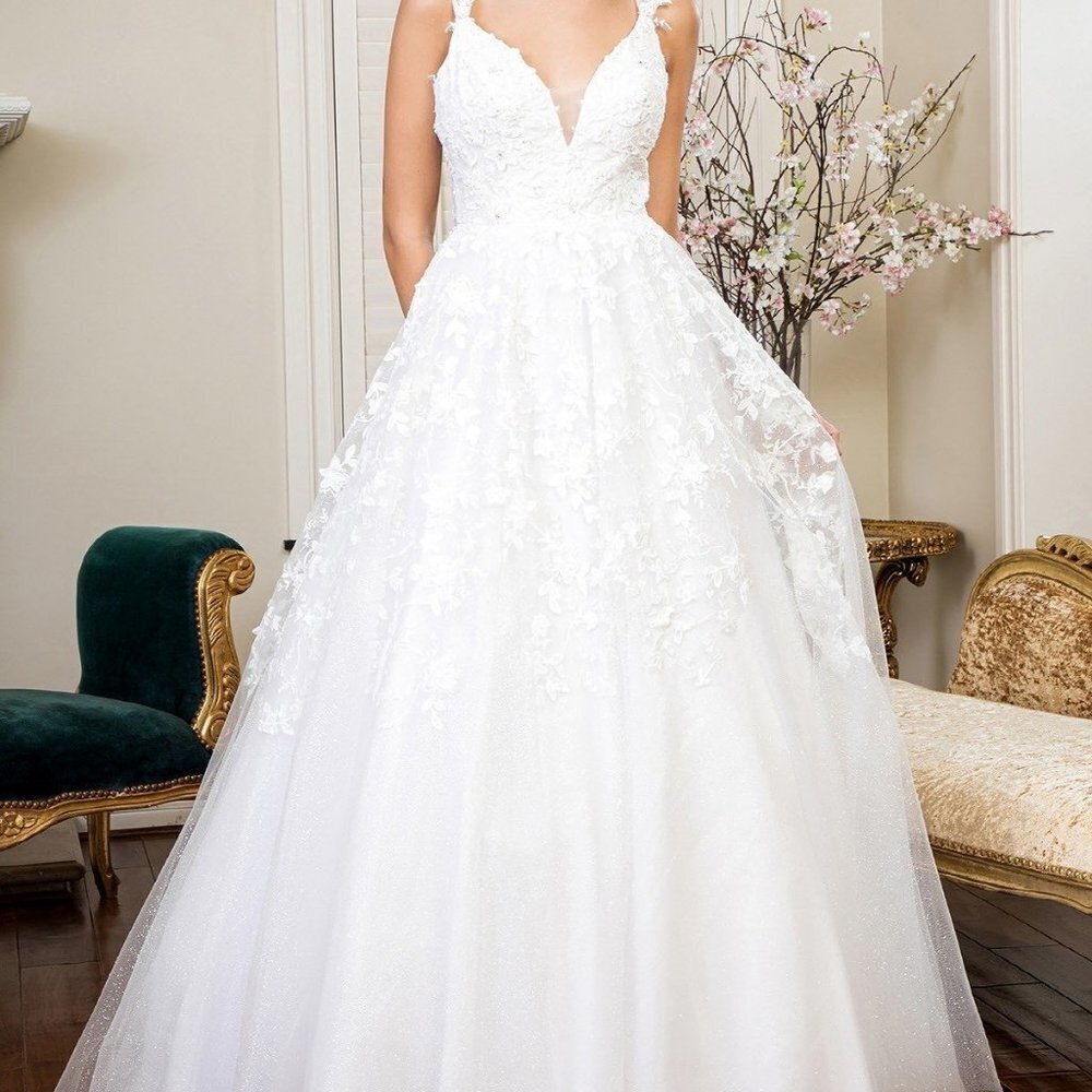 Wedding Bridal 3D Floral Embroidery Cap Sleeve V-Neck Glitter Mesh Wedding Gown